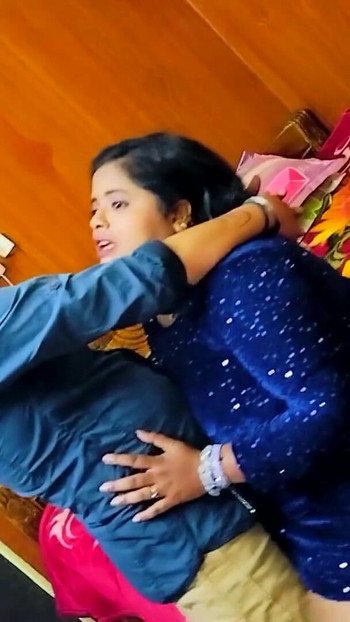 सेक्सी गृहिणी अपनी बहन के पति के साथ चुदाई चाहती है.. हार्डकोर चुदाई | क्लिप 1