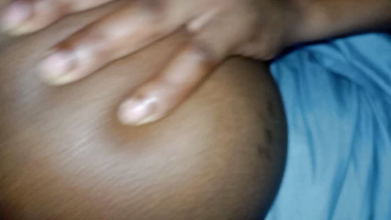 إنها تركب بي بي سي بشغف