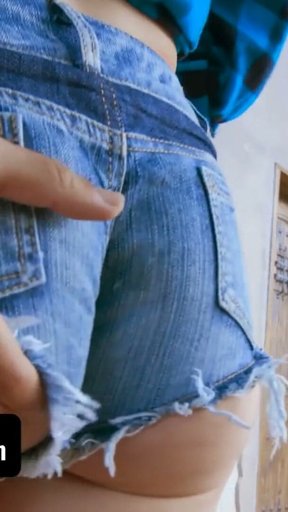 Cowboys reais deslizam suas varas dentro dos buracos apertados de suas enteadas fazendo elas gemerem de prazer - daughterswap | Clipe 1