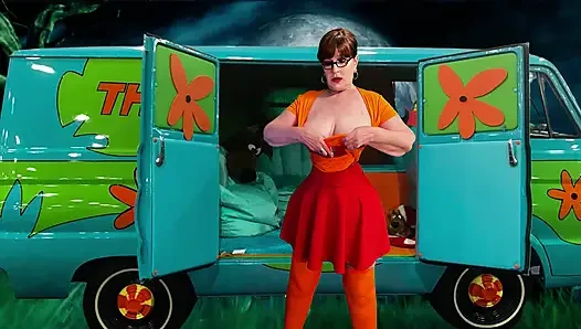 Granny Velma Dinkley's Undercover Slutty Sleuth Cock Sucker 8623 Fap