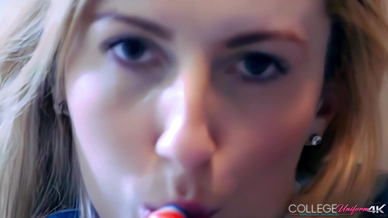 Hard Sucking Featuring Sophia Smith