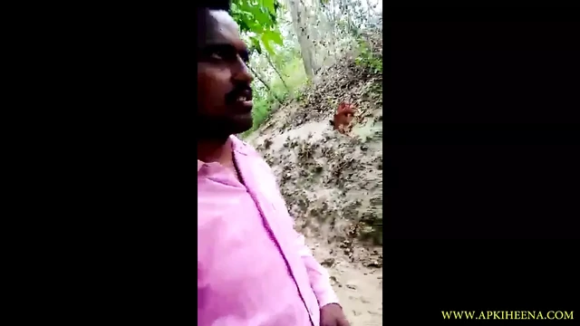 Ganv ke jhadi me chudayi