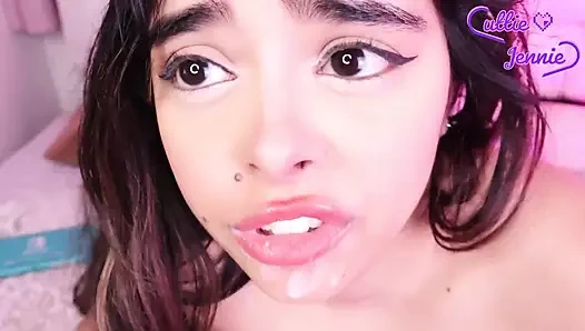 Геймерша влюбляются в своего первого поклонника