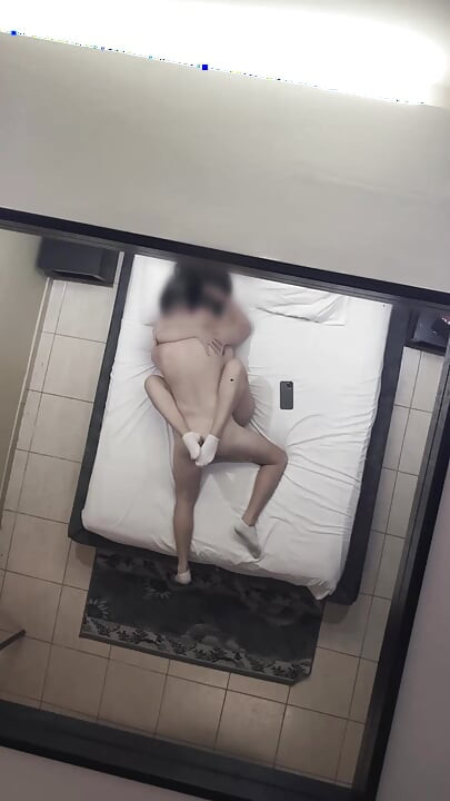 Vášnivá manželka šuká misionářský hluboký creampie amatérský pár