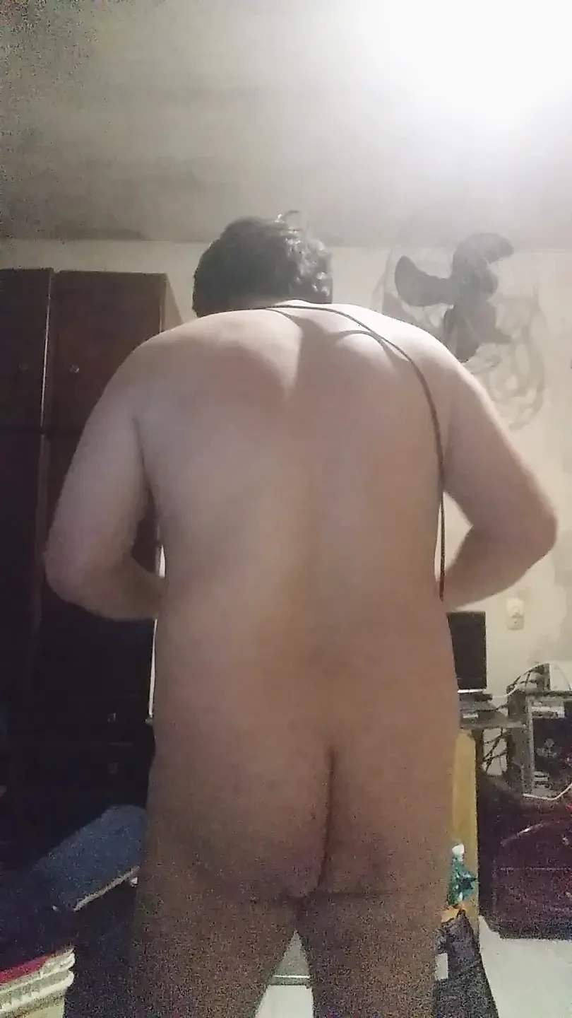 Me encanta saltar las cuerdas y mostrar el culo