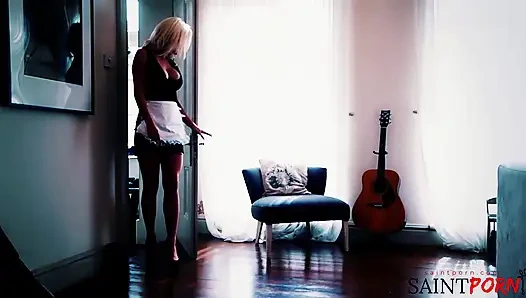 Jasmine Jae ve Sienna Day edepsiz döl takası yapıyor