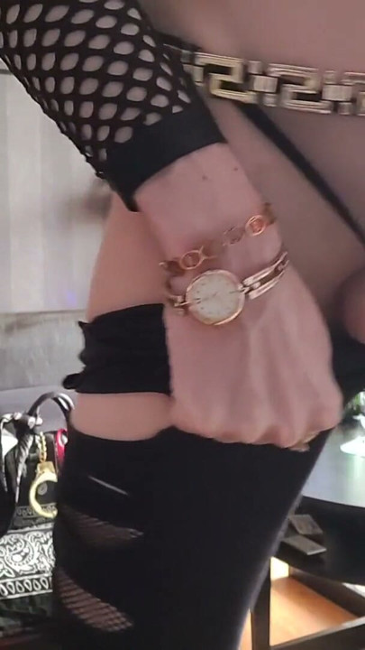 C⁴ [²⁰mar²⁵](19) The Black Panther😻Dances on the Coffee Table VaneSsaBiTCHx PariSChienneTrv.prod91 | Clip 1
