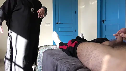 78 yaşındaki Alman dede Türk kızına onun için dans etmesini söylüyor