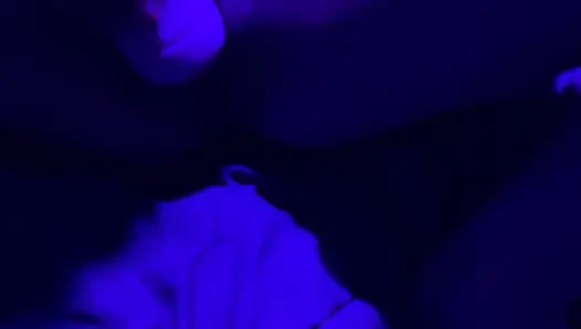 Zoey Mangan çok azdırıyor, bu yüzden büyük yarakla sert sikiliyor