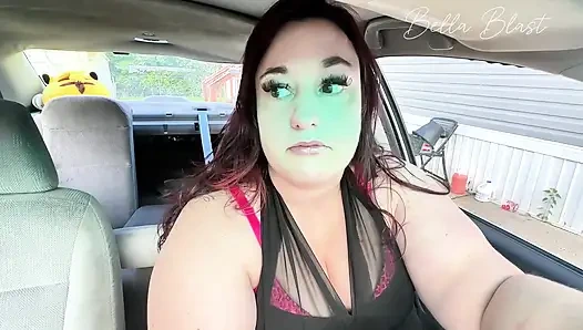 Gassy BBW Auto Cranking Kämpft: Auto will nicht starten, flirty necken mit einem furzen