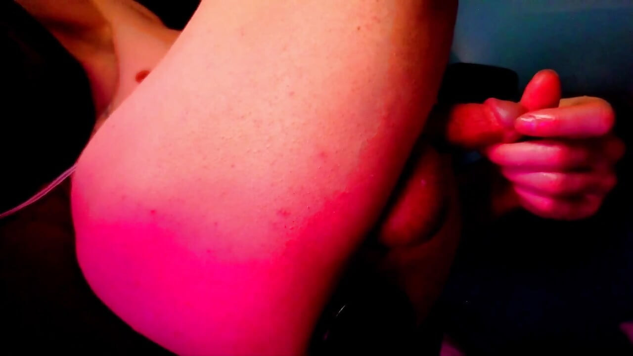 Het solo anal lek smörjrör och droppande pre sperma