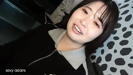 Wanita sange ini diam-diam menyelinap keseruan diam-diam sampai dicrot di dalam!