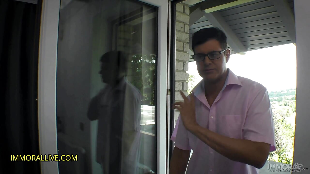 Step sis' puffy pussy lips communicate the best – English lessons take an unexpected twist!