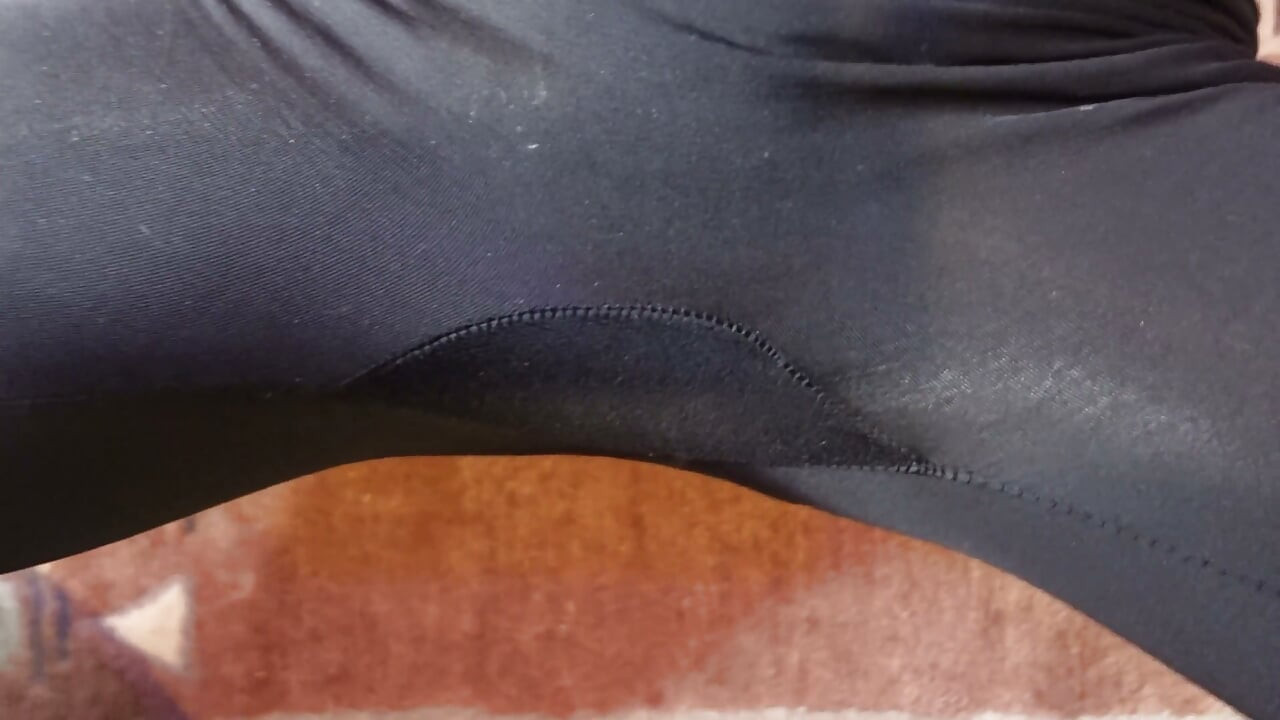 My Body in Leggings and Rubbing My Pussy Through Them