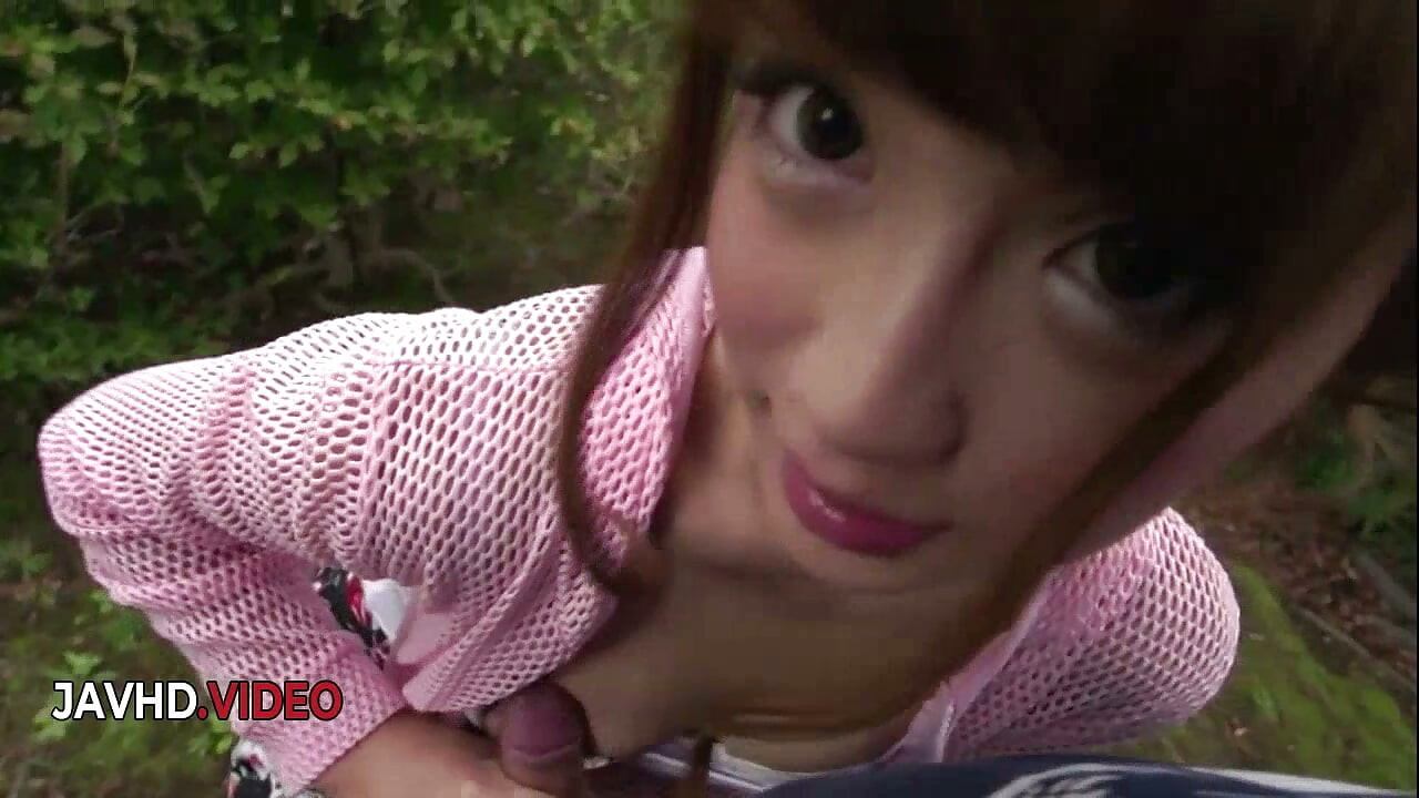 Anna Anjo's Outdoor Japanese Blowjob in the Park