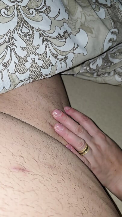 Step mom hand slip or not on step son dick without condom