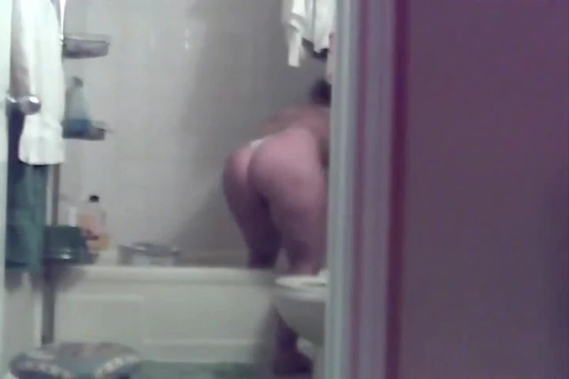 MILF getting ready for bath
