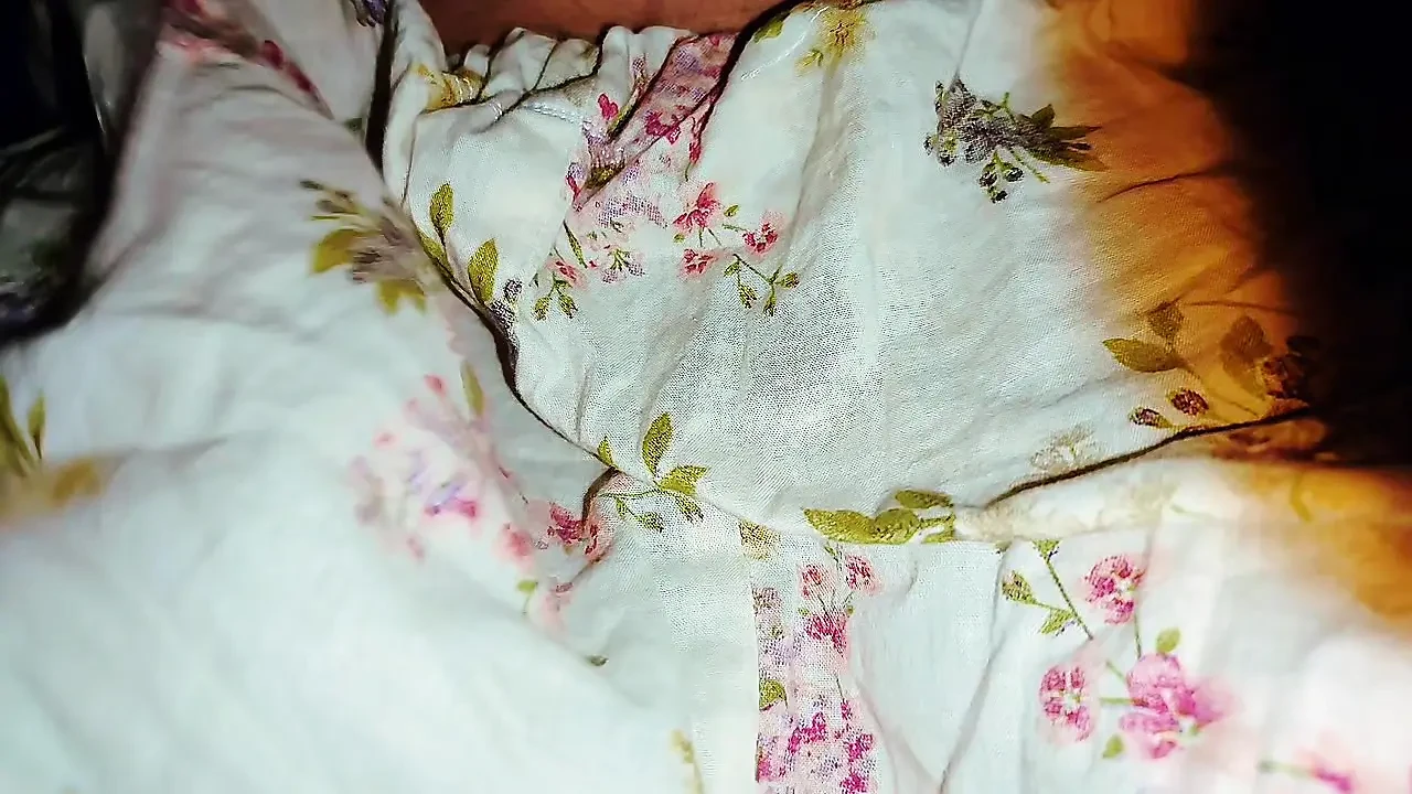 Pakistani Horny Couple Husband Teasing Wife Pussy Fingering orgasm