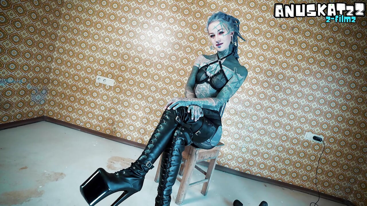 Tattooed Leather Bitch in Heels – Deep Anal Training Ride on Giant Black Cock on Chair