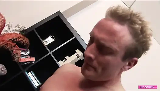 Büyük memeli sürtük periyi nasıl siktiğimi izle