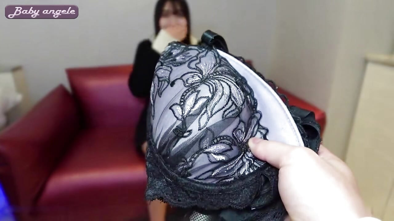 첫 번째 무수정 찾기. 큰 자지를 빨고 따먹히는 거유 금발