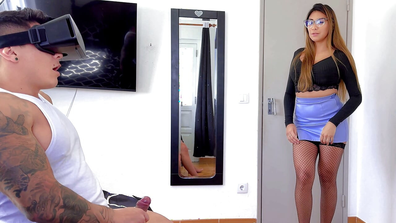 PERVY STEPMOM! She caught her stepson masturbating and sat on his cock!
