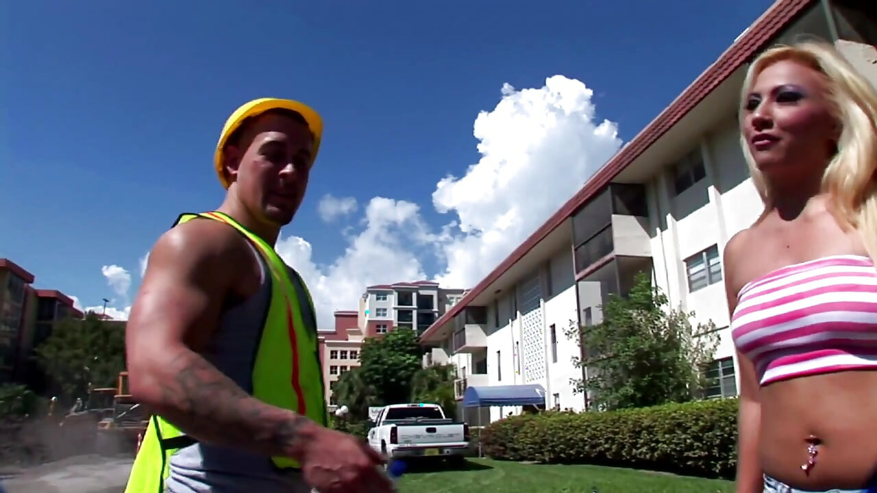 Blonde bitch gets fucked by street worker