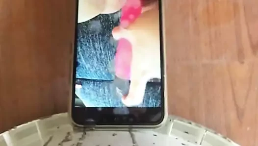 Bianca ilk kez bir akıllı telefon üzerinden haraç