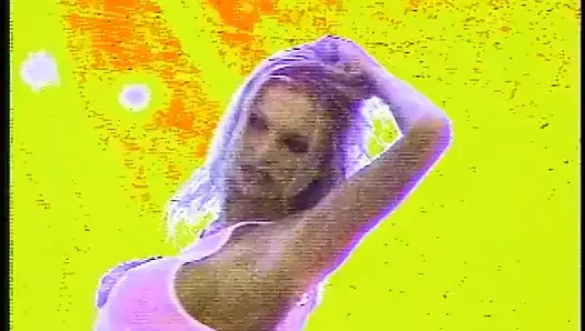 Sexy blonde schönheit reitet gesicht von typen mit ihrer muschi, bevor sie hart gefickt wird