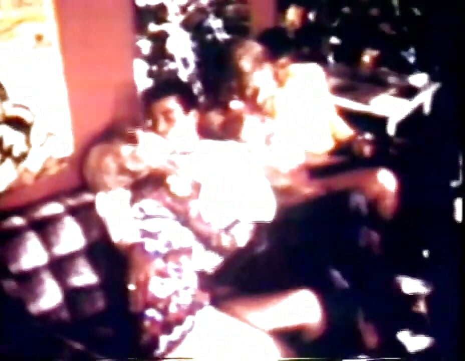 Oldschool vintage party with two horny couples 2.