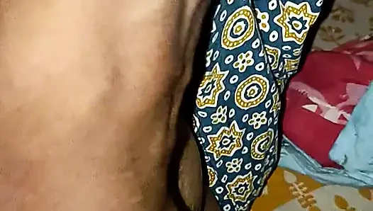 Memekku beda bang12, warna merahnya kok! Ada jus di dalamnya.