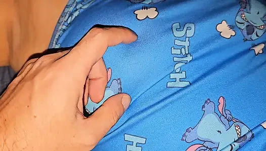 Üvey kızımın amını masumca ovuşturup yarağı içeri sızdım
