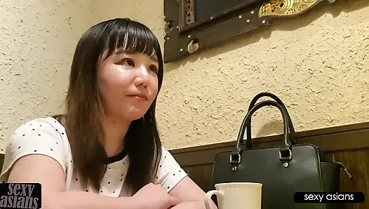 Пробуждается любопытство. Жена с детка снова впадает в нежные руки