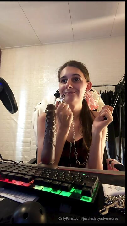 sissy girl destroys her throat with big bbc while in chastity