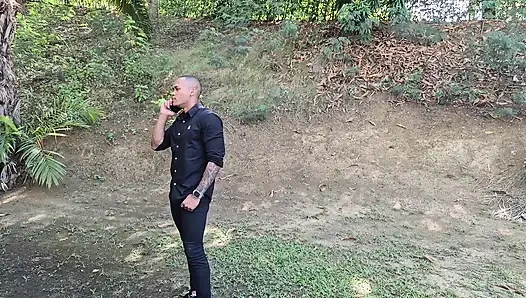 Mein cuckold-ehemann erwischt mich mit meiner freundin und ihrem chauffeur