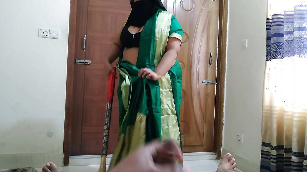 55y Old Hot Stepaunty - She Sweeping Room, Im Masturbat Beside, When She Looked & Fucked Me