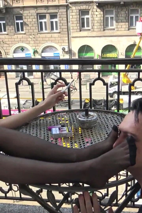 Nylon princess outdoor feet worship - all have to see when he lick my feet!