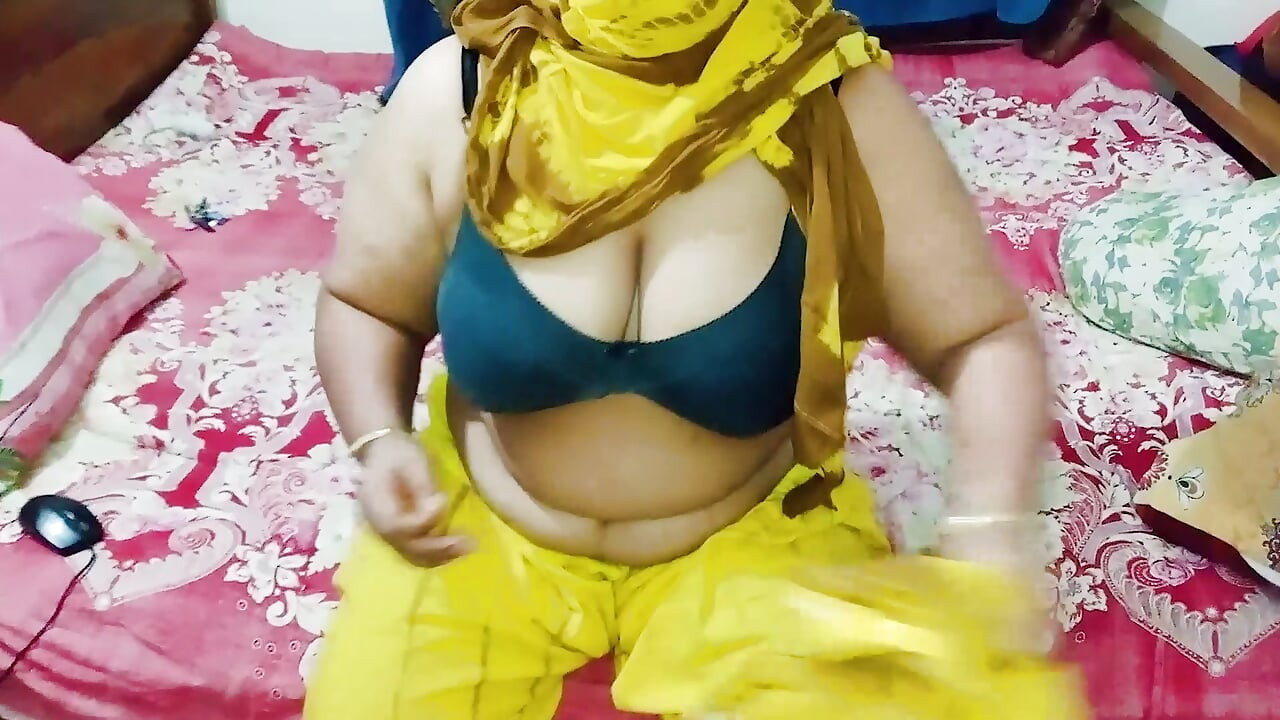 I seduced a beautiful woman and went to her house at night and fucked her.