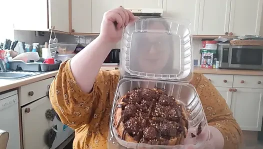 Ssbbw vs godzilla burger yiyor