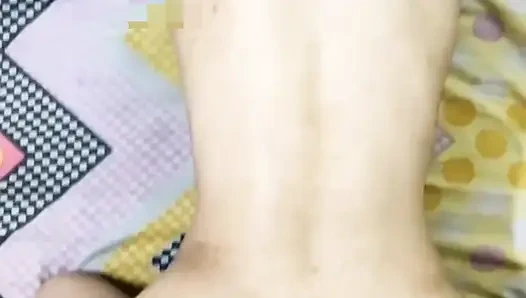 Nidhi erkek arkadaşı tarafından büyük siyah yarağıyla sikiliyor