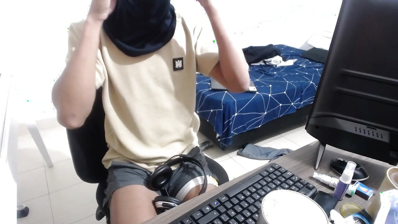 Having a Little Fun, Showing Ass and Coming