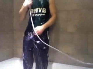 WET GUY !!... Masturbation in the shower