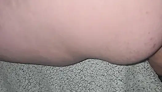 Щупаю резиновый член в моих дырках