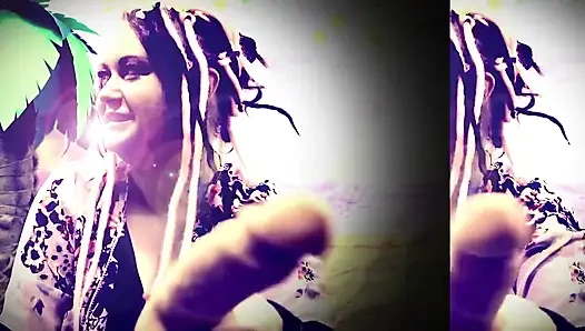 Соси это, сисси, игра с дилдо с богиней Ланой