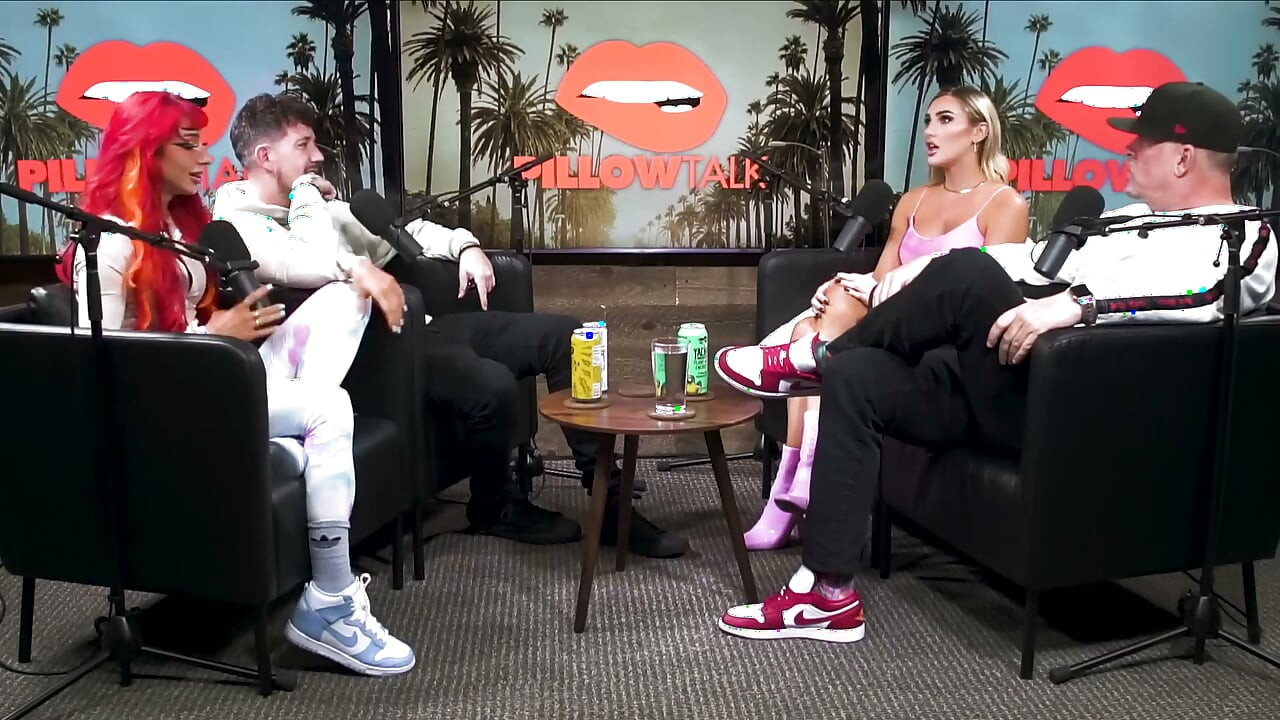 Kenzie Anne își pierde p*rn Virginitatea lui Tyga