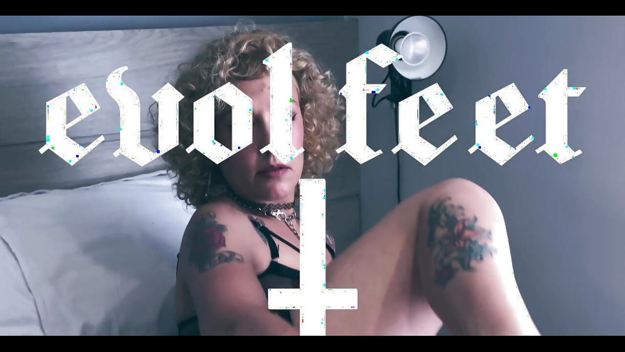 Come See Me Showing off My Beautiful Feet and Making Them Very