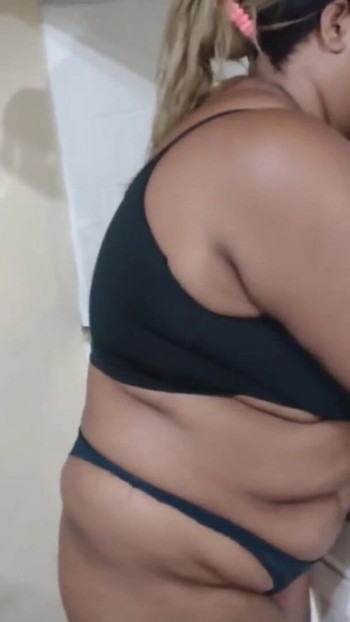 Muss-MOMENT von "FLAGGED MEINE STIEFMUTTER IN HOSE UND GEIL DAS HAUS PUTZEN"