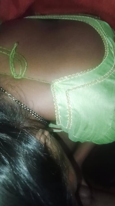 Desi bhabhi ka MMS video viral