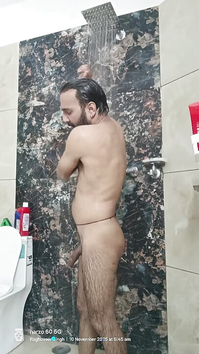 Un policier indien baise un trou du cul et suce profondément, c’est un trou