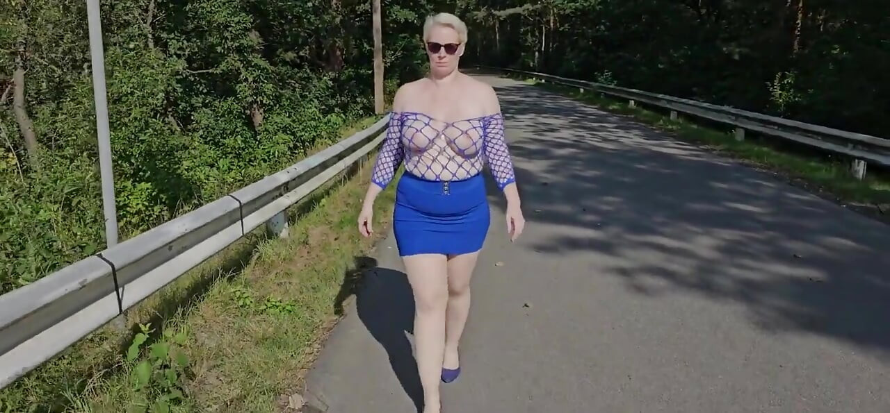 Na mostku pokazane mopsy
